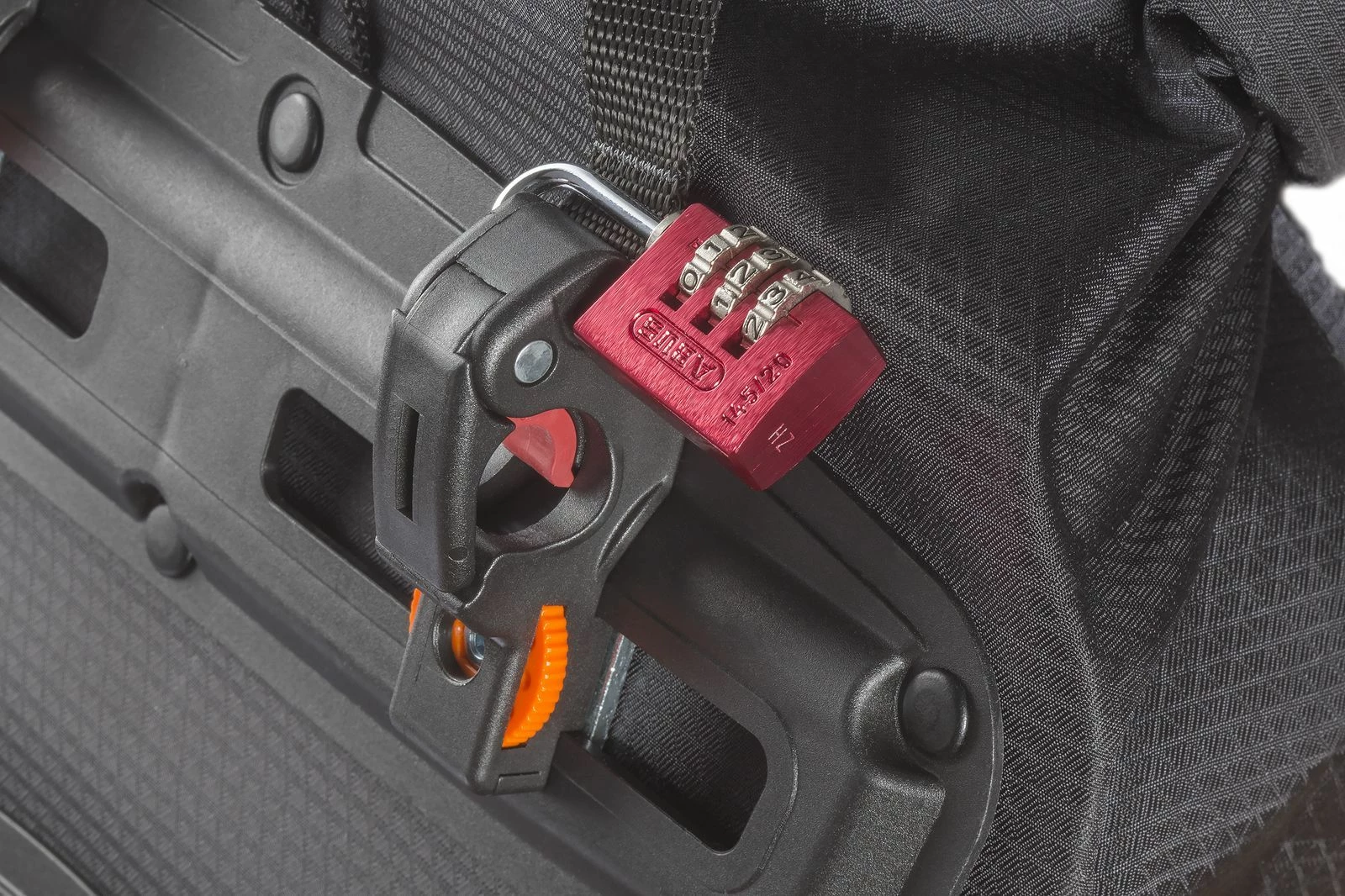 Vaude - Aqua Back Light - Sacoches Vélo Arrière Ultra Légères 3 Vaude - Aqua Back Light - Sacoches Vélo Arrière Ultra Légères – Image 3