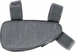 Evoc - Sacoche De Cadre 0,7 L - Bikepacking -Promos Vtt Électriques Boutique evoc sacoche de cadre 700 ml gris carbone perspective 5 3840x2160