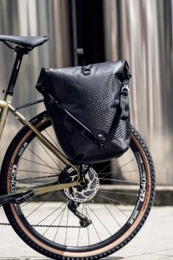 Ortlieb - Sacoche Vélo Porte-bagages Back-Roller Design -Promos Vtt Électriques Boutique ortlieb sacoche back roller design 3 3840x2160