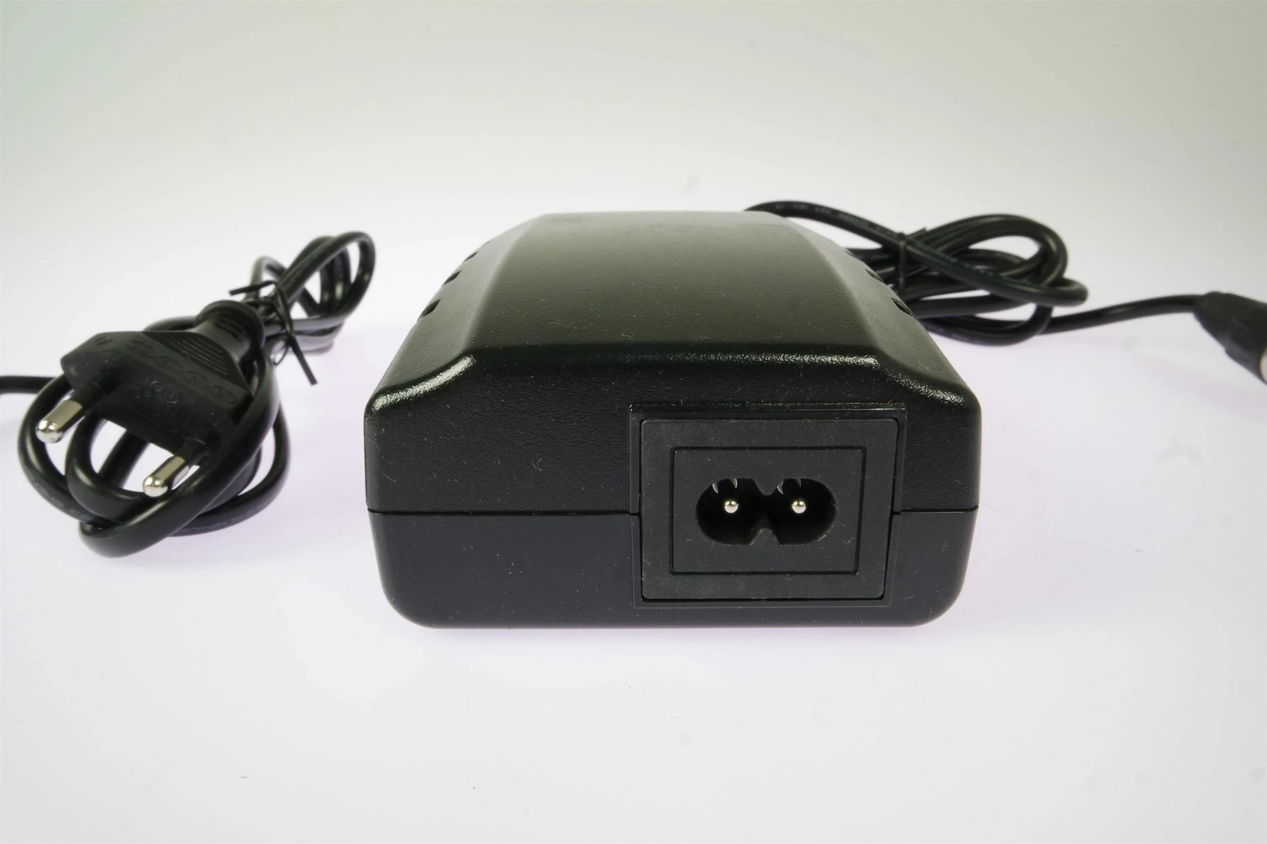 Panasonic Derby-Cycle / BMZ - Chargeur Rapide De Batterie 26V Avec Socle 2 Panasonic Derby-Cycle / BMZ - Chargeur Rapide De Batterie 26V Avec Socle – Image 2