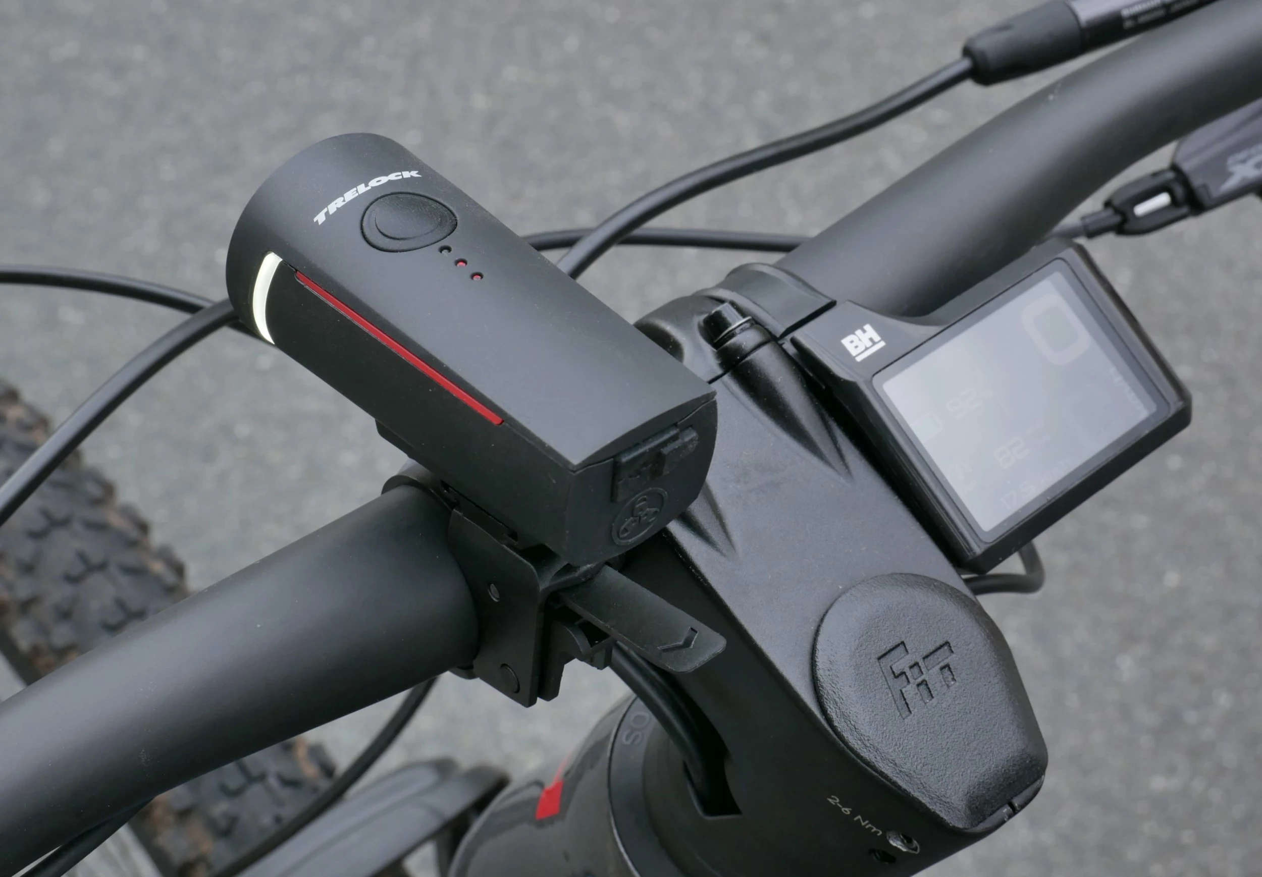 Trelock - Set D'éclairages Avant/arrière LS 300 I-GO Vector & LS 740 I-GO 4 Trelock - Set D'éclairages Avant/arrière LS 300 I-GO Vector & LS 740 I-GO – Image 4